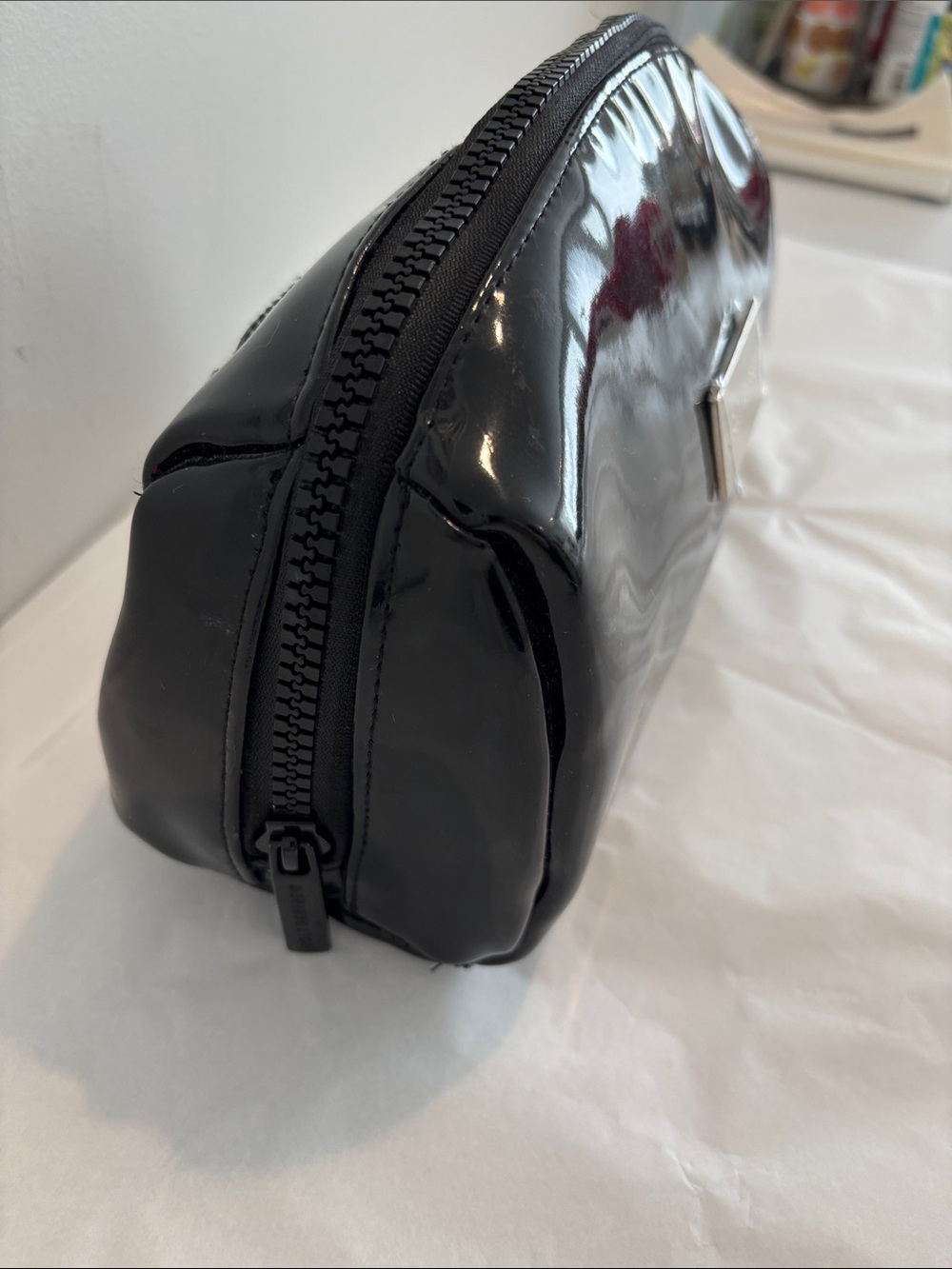 HOLT RENFREW Black Patent Travel toiletry bag make up case cosmetic bag lined - Picture 4 of 17
